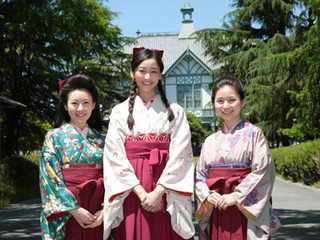 ドラマ「ごちそうさん」左から前田亜季、杏、宮嶋麻衣