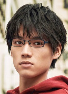 福士蒼汰のメガネ姿